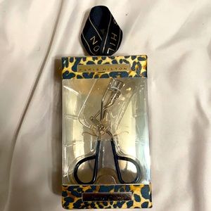 paris hilton eyelash curler